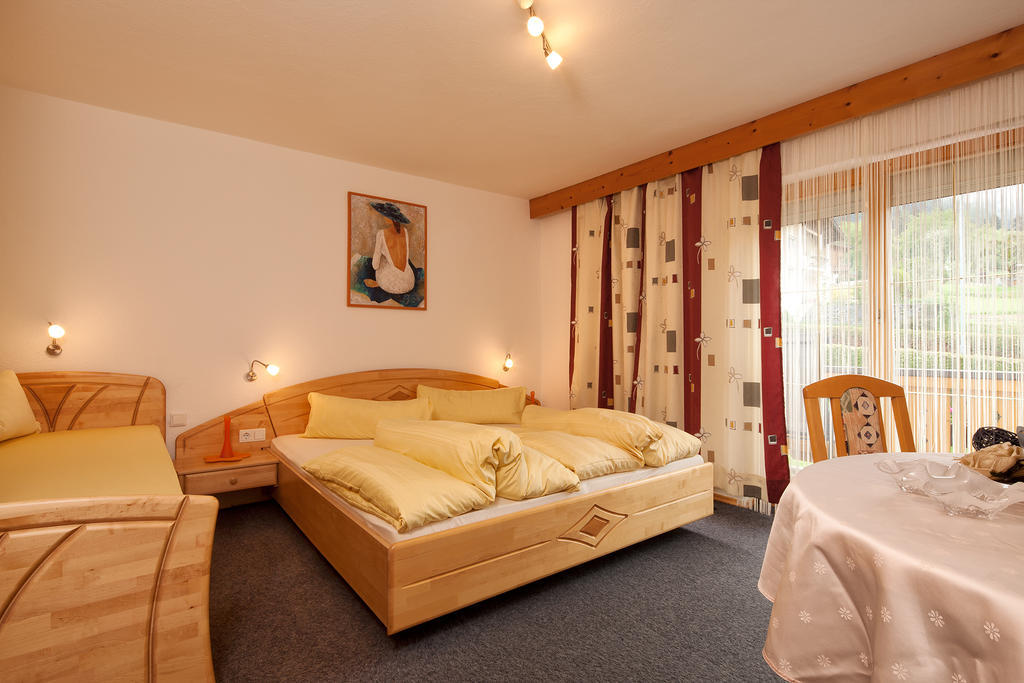 Haus Larcher Oetz Zimmer foto