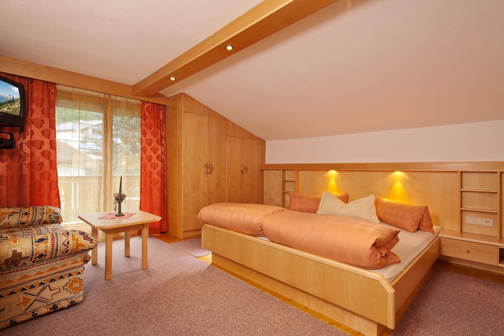 Haus Larcher Oetz Zimmer foto